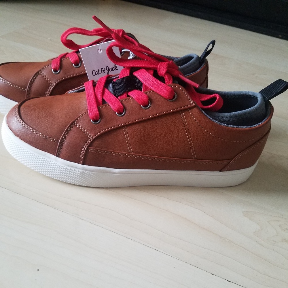Low Top Sneakers